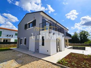 Nuova costruzione: casa con 3 camere da letto e piscina - vista mare